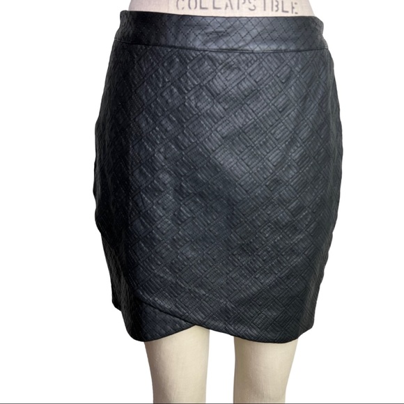Faux leather skirt 4 - Picture 2 of 4
